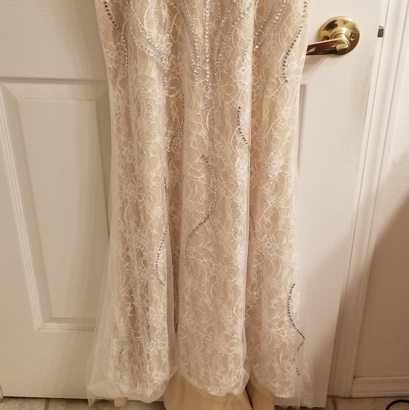 Beautiful champagne/nude embellished prom dress - Picture 4 of 8